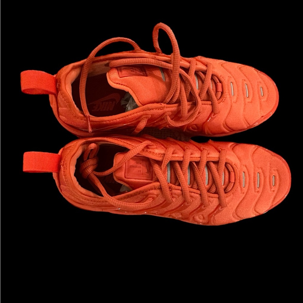 Women’s Nike (triple orange)Air Vapormax Plus Sneakers